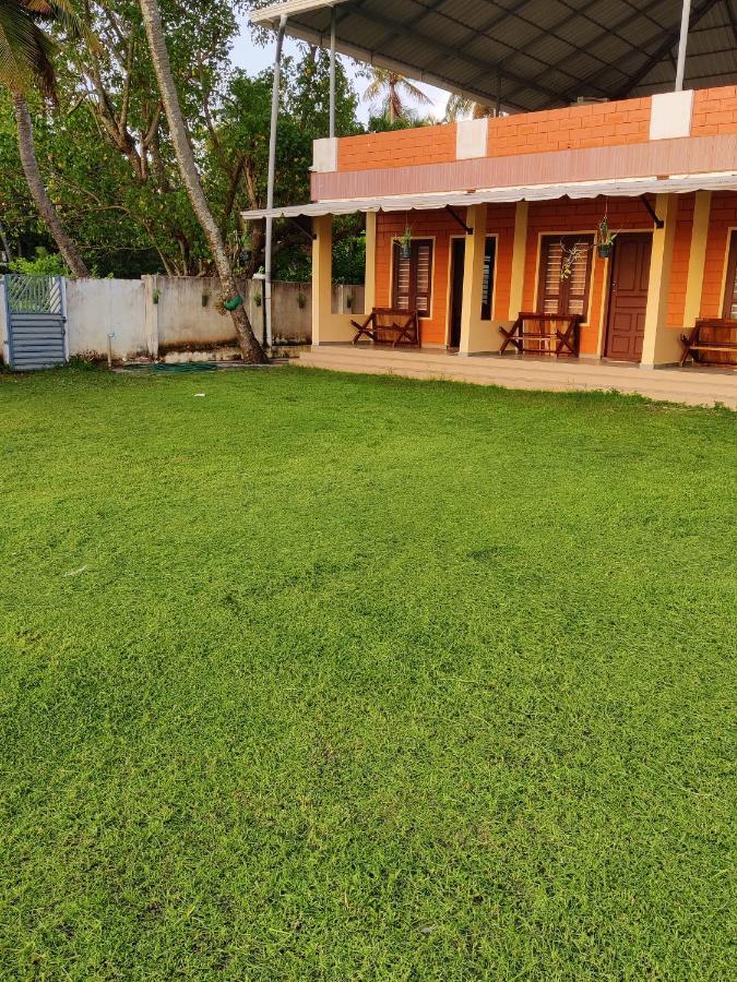 Wind &Waves Apartment Kollam Luaran gambar