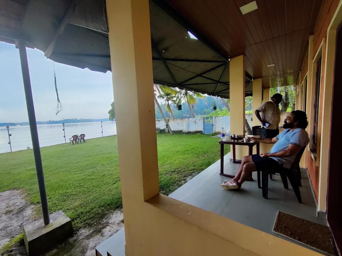 Wind &Waves Apartment Kollam Luaran gambar