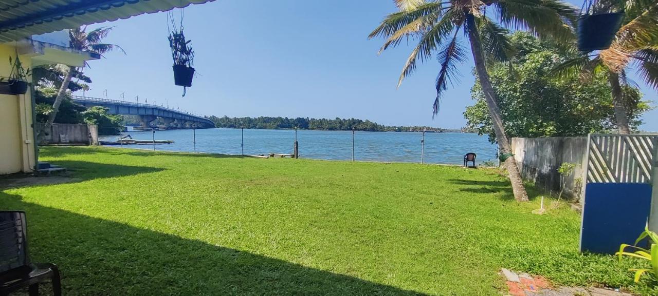 Wind &Waves Apartment Kollam Luaran gambar
