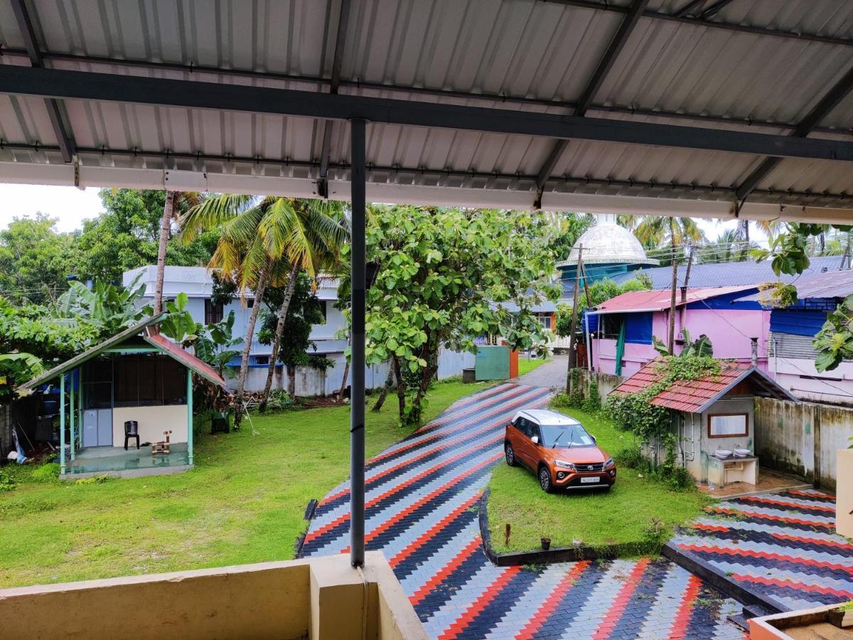 Wind &Waves Apartment Kollam Luaran gambar